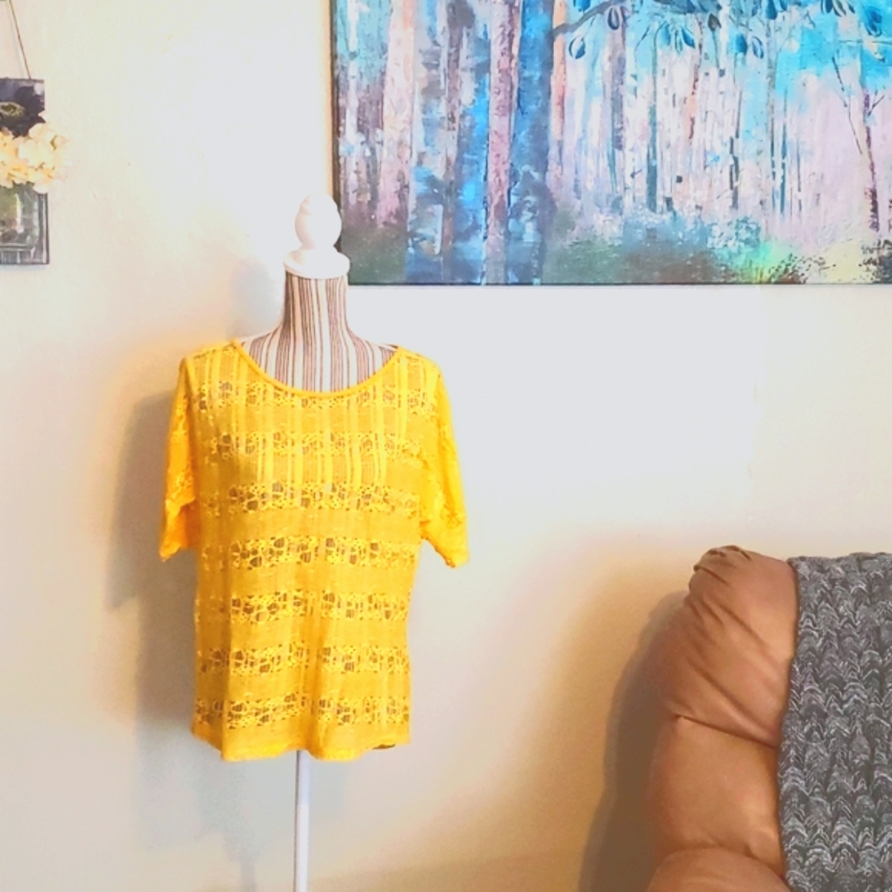 Women's Pretty Rebellious Yellow Lace Shirt XLarge